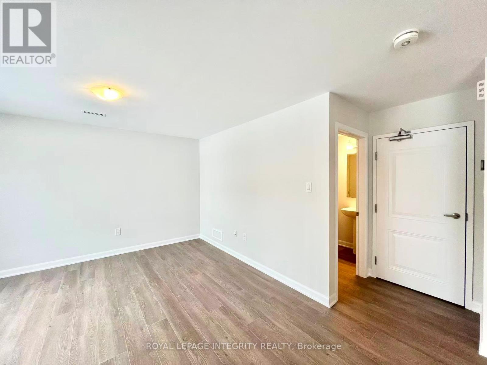 1120 Creekway Private, Ottawa, Ontario  K2T 0S9 - Photo 5 - X12617432