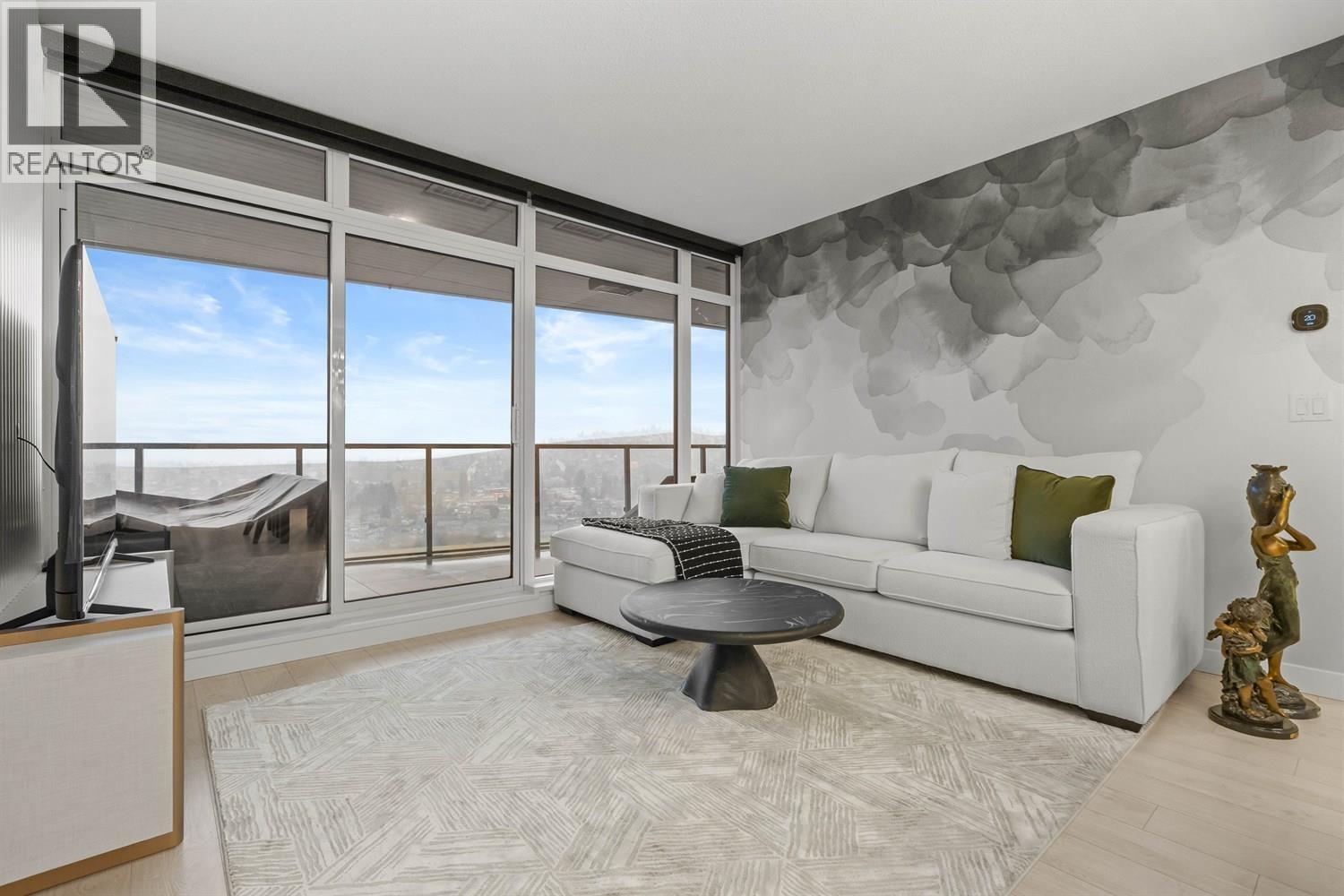 3203 4880 Lougheed Highway, Burnaby, British Columbia  V5C 0N1 - Photo 1 - R3073269