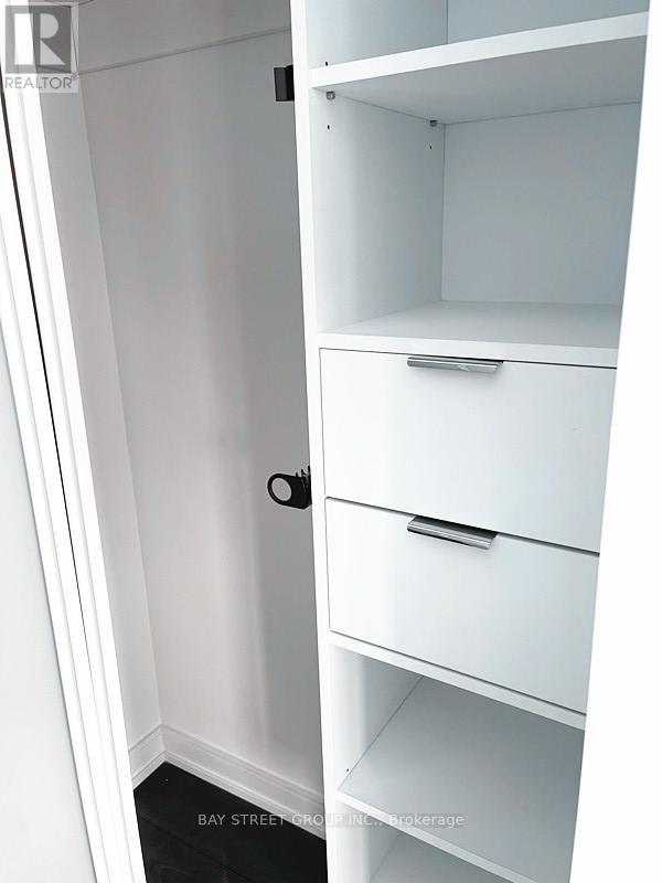 1710 - 3 Gloucester Street W, Toronto, Ontario  M4Y 1L8 - Photo 8 - C12617440