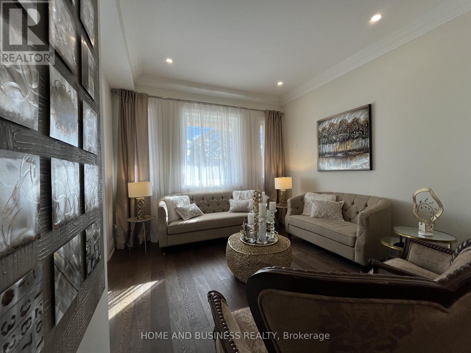 115 Russell Drive, Oakville, Ontario  L6H 1L4 - Photo 8 - W12554920