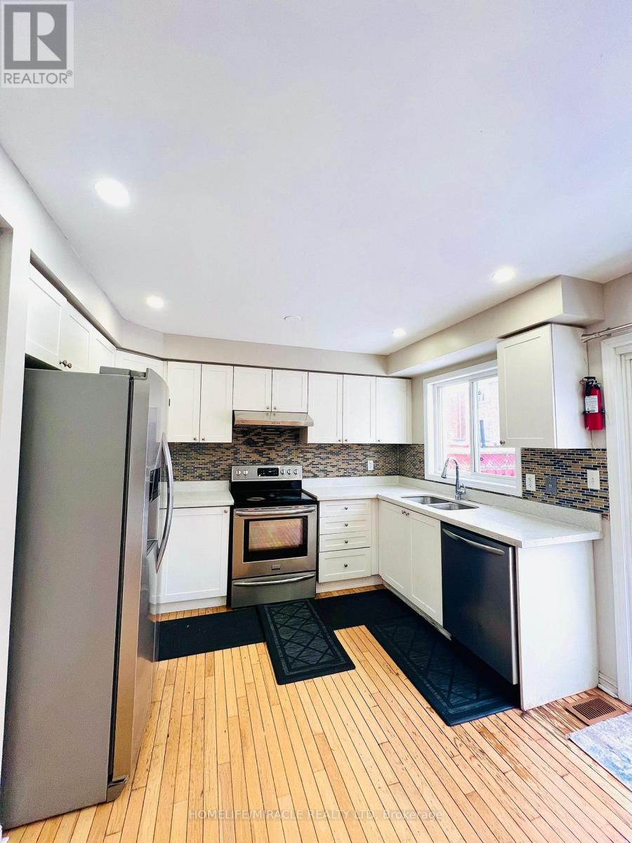 16 Marshmarigold Drive, Brampton, Ontario  L7A 2S9 - Photo 10 - W12617422