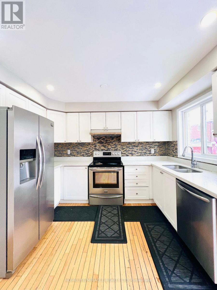 16 Marshmarigold Drive, Brampton, Ontario  L7A 2S9 - Photo 11 - W12617422