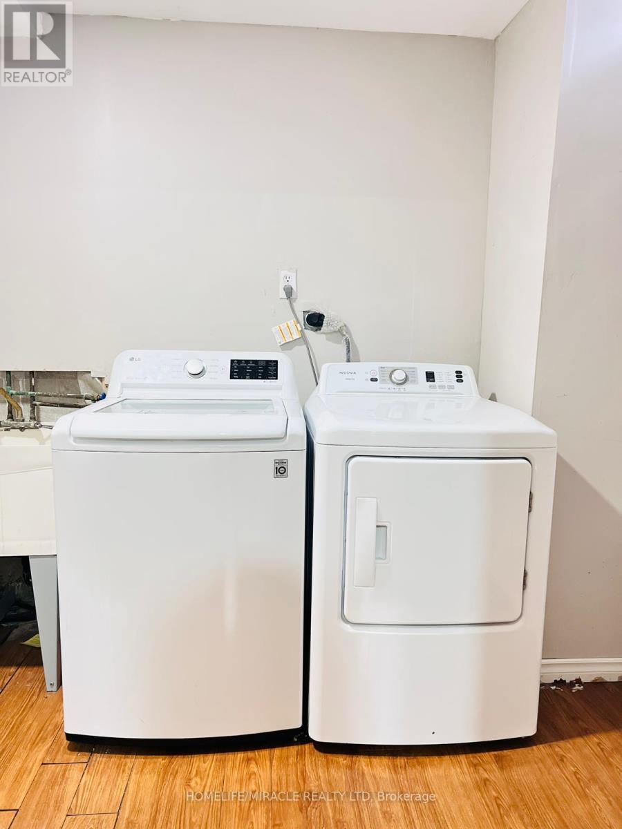 16 Marshmarigold Drive, Brampton, Ontario  L7A 2S9 - Photo 21 - W12617422