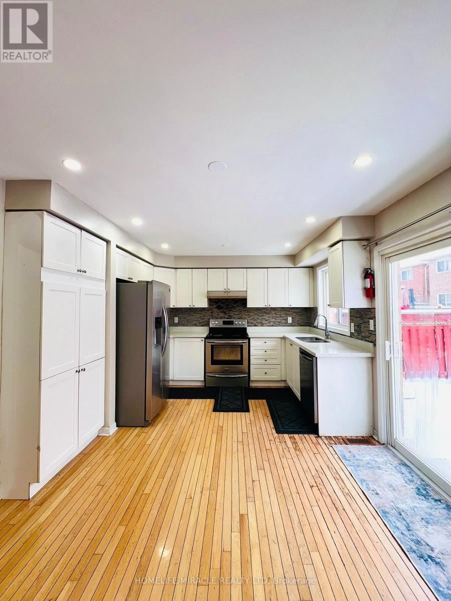 16 Marshmarigold Drive, Brampton, Ontario  L7A 2S9 - Photo 8 - W12617422