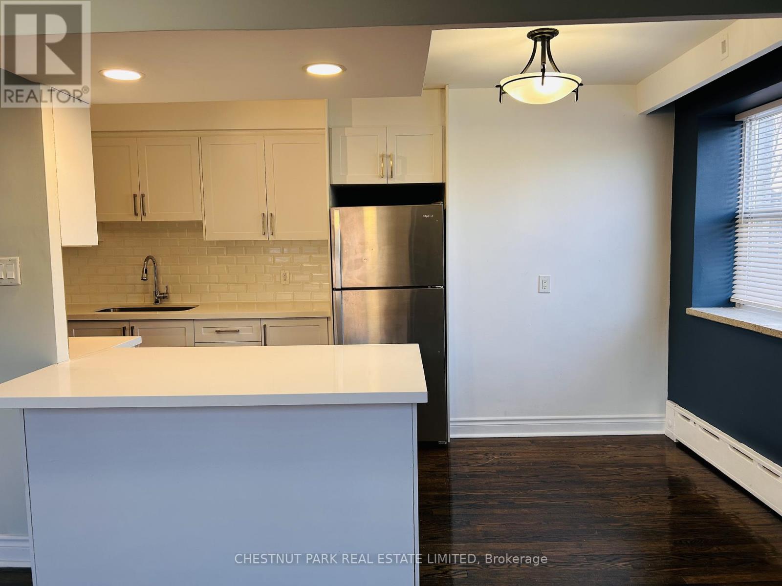 6 - 2 Superior Avenue, Toronto, Ontario  M8V 2M1 - Photo 7 - W12617436