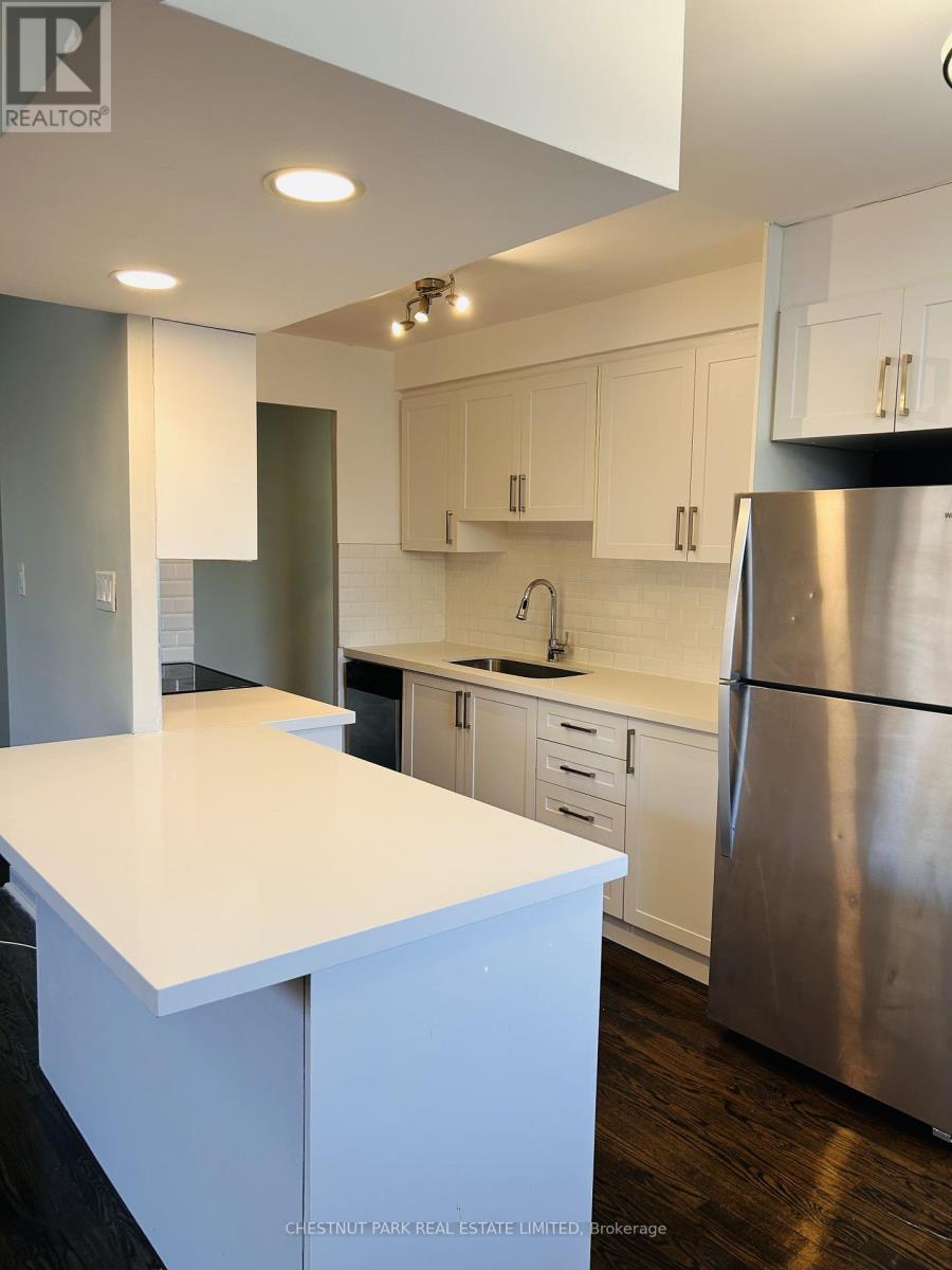 6 - 2 Superior Avenue, Toronto, Ontario  M8V 2M1 - Photo 8 - W12617436