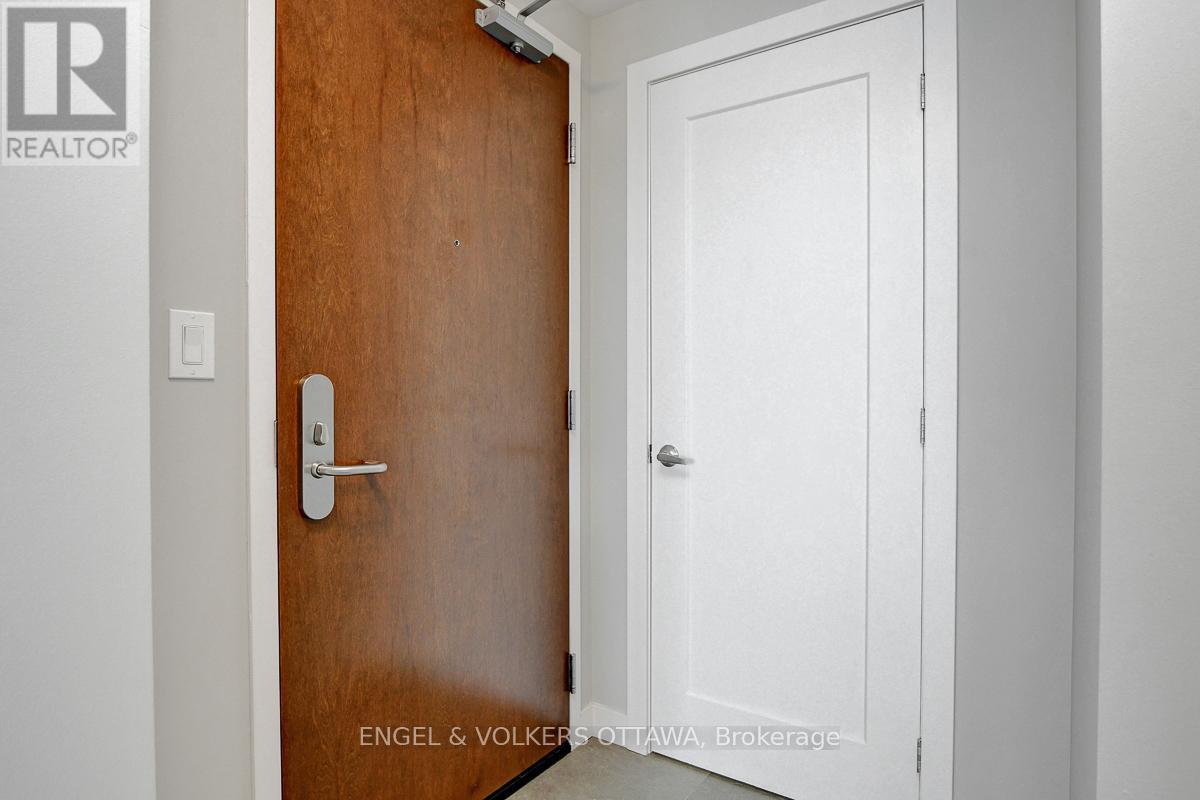 3201 - 805 Carling Avenue, Ottawa, Ontario  K1S 5W9 - Photo 2 - X12617454
