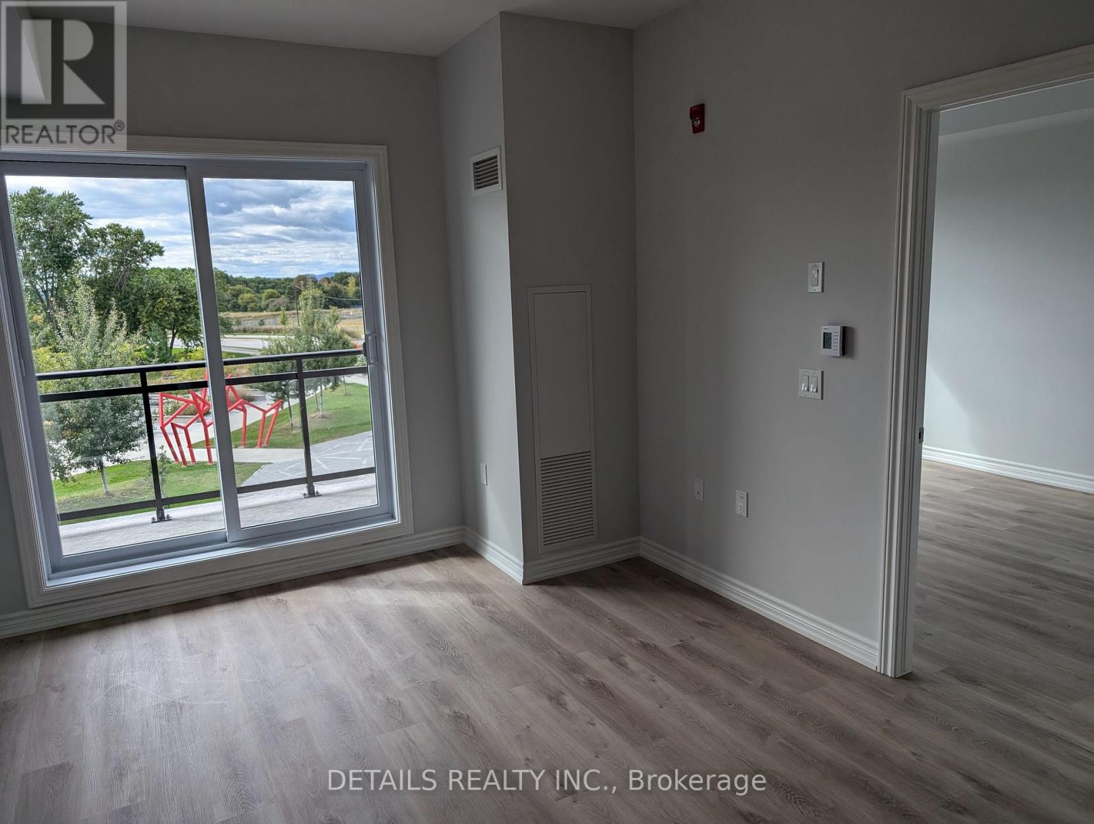 307 - 397 Codds Road, Ottawa, Ontario  K1K 5C7 - Photo 7 - X12617468