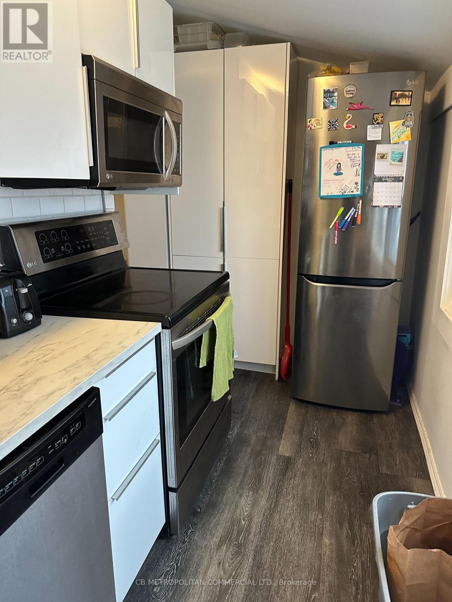 856 Carlaw Avenue, Toronto, Ontario  M4K 3L3 - Photo 7 - E12608188