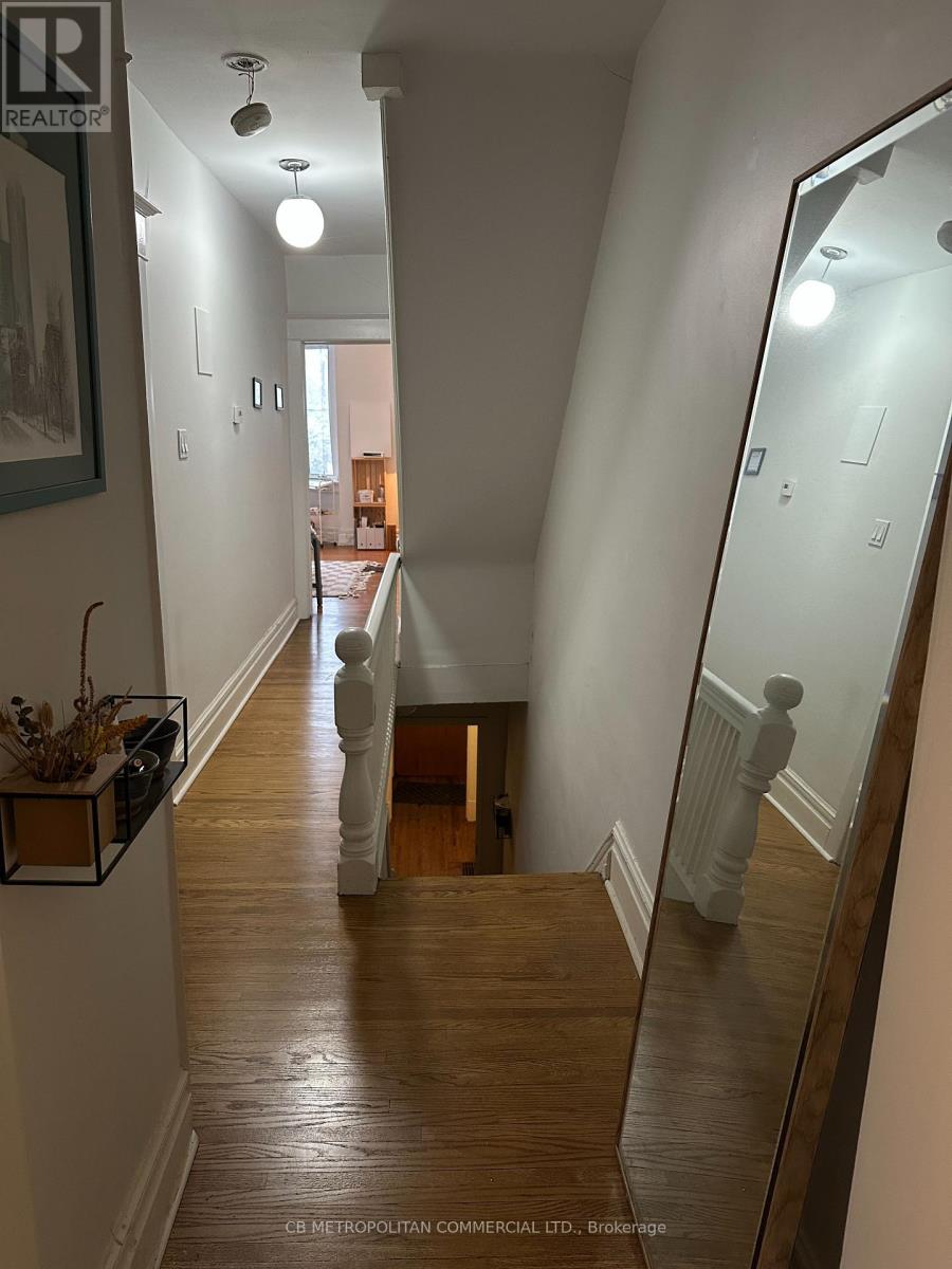 856 Carlaw Avenue, Toronto, Ontario  M4K 3L3 - Photo 3 - E12608188