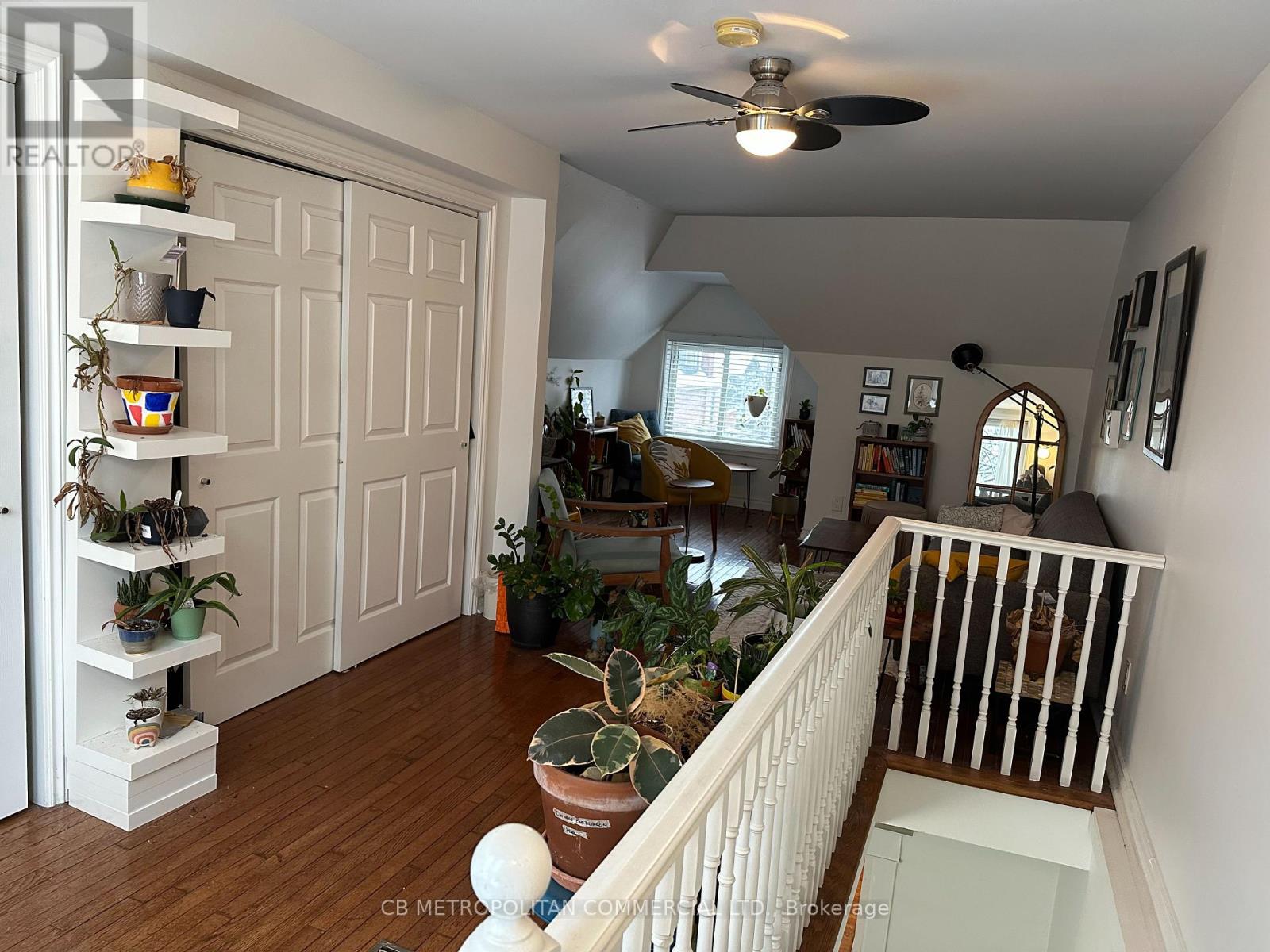 856 Carlaw Avenue, Toronto, Ontario  M4K 3L3 - Photo 4 - E12608188