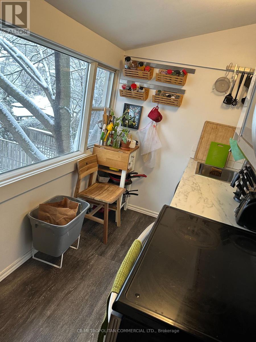 856 Carlaw Avenue, Toronto, Ontario  M4K 3L3 - Photo 6 - E12608188