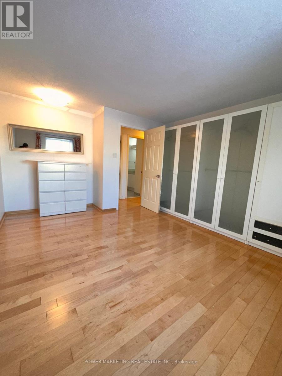 19 Brydon Court, Ottawa, Ontario  K2G 4A6 - Photo 12 - X12599974