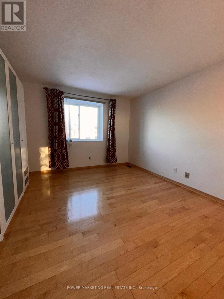 19 Brydon Court, Ottawa, Ontario  K2G 4A6 - Photo 11 - X12599974