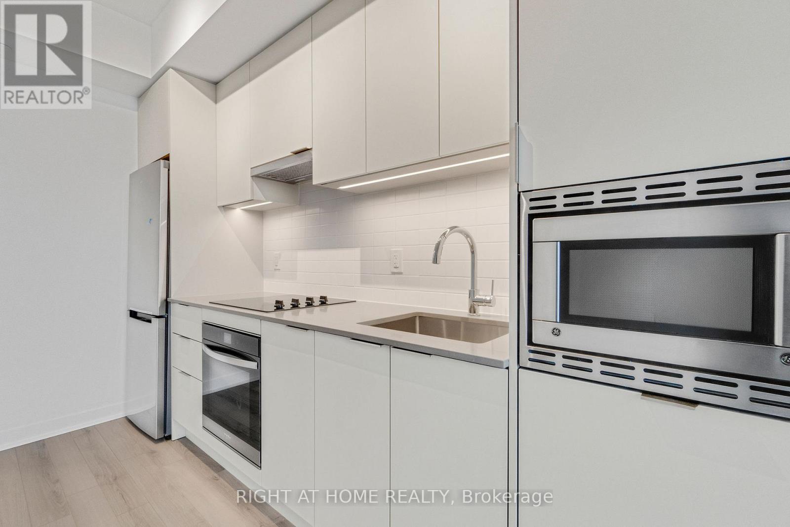 709 - 3071 Trafalgar Road, Oakville, Ontario  L6H 6K7 - Photo 16 - W12617446