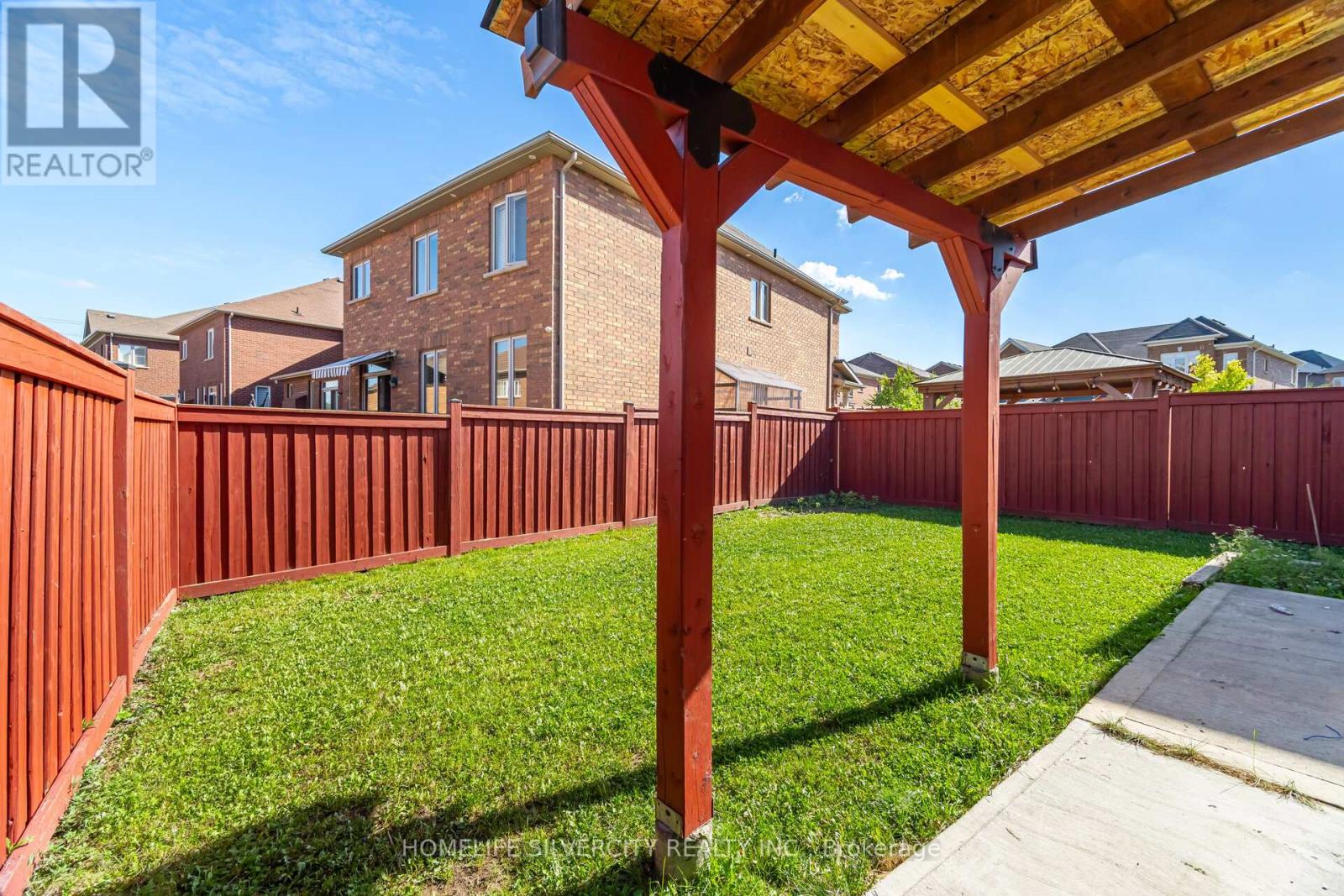 105 Aylesbury Drive, Brampton, Ontario L7A 0W6 - Photo 36 - W12617450