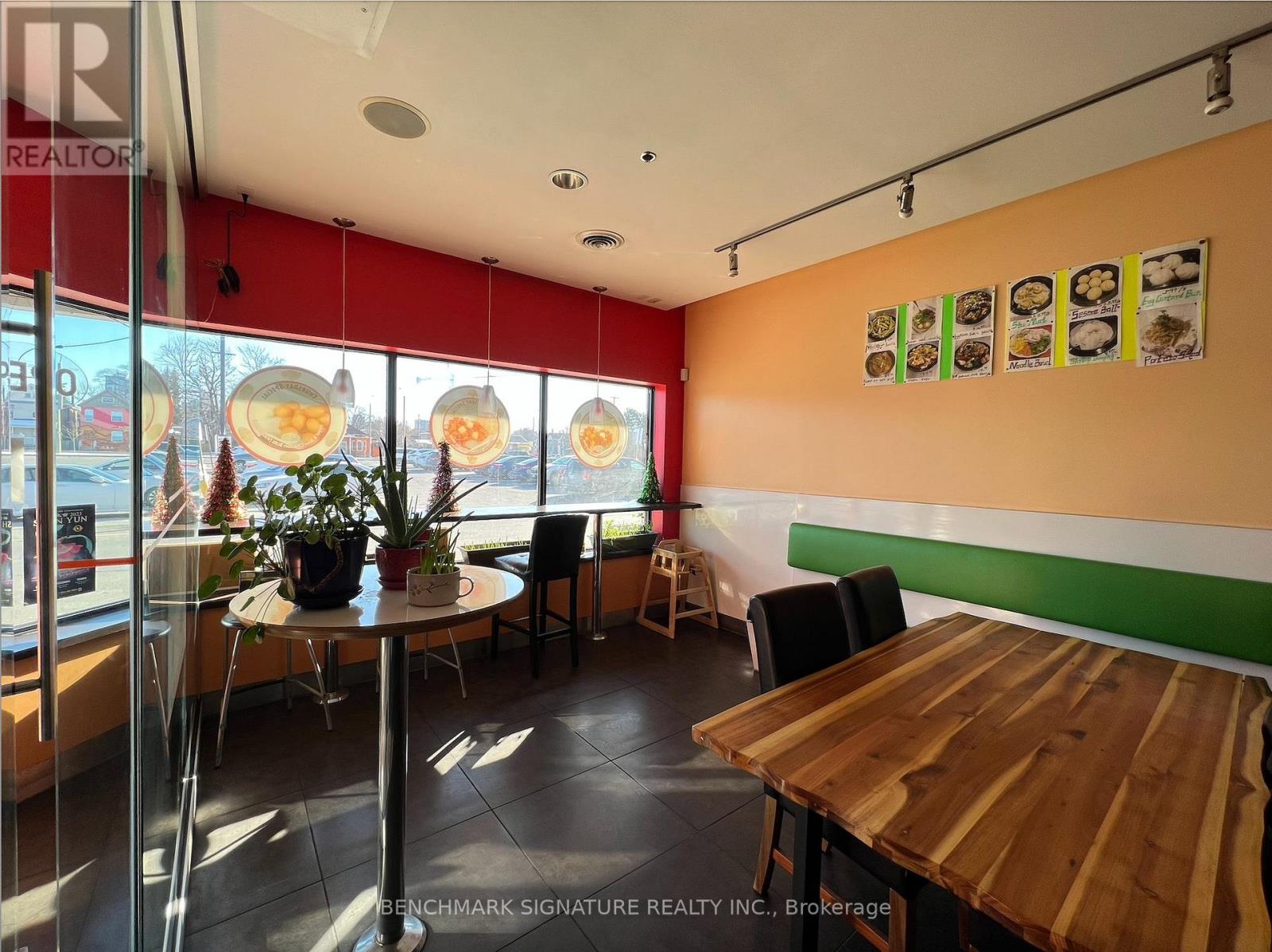 103 - 50 Dundurn Street S, Hamilton, Ontario  L8P 4W3 - Photo 4 - X12617452