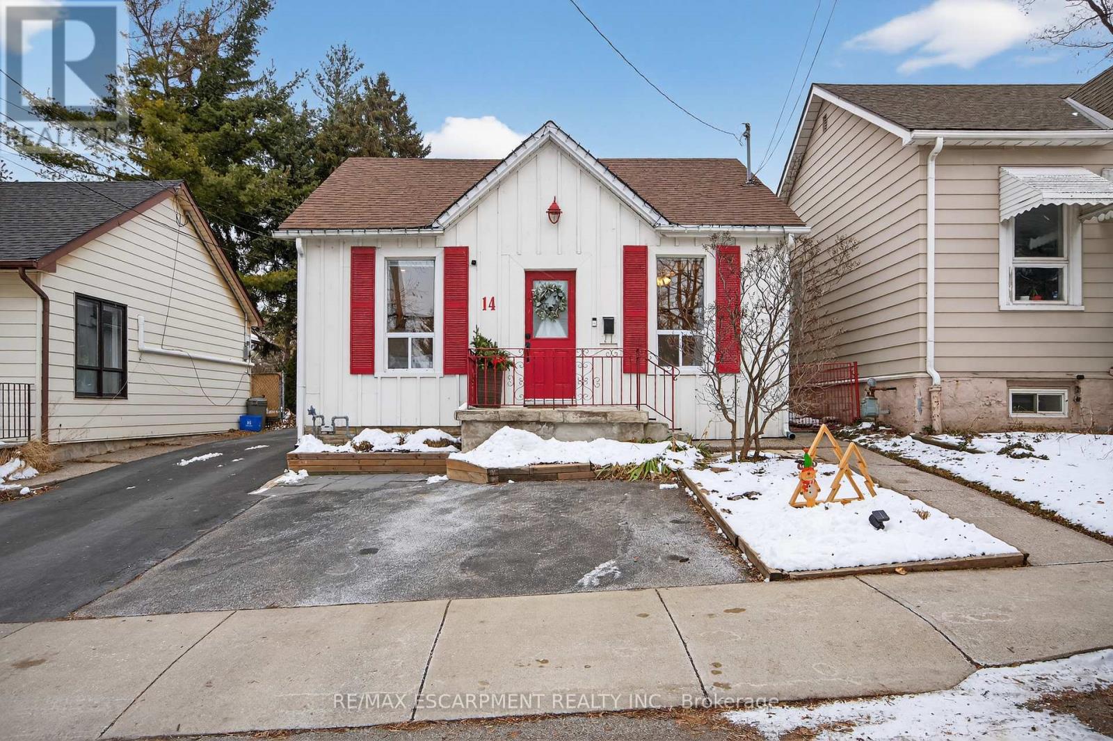 14 LOCHEARNE STREET, Hamilton, Ontario