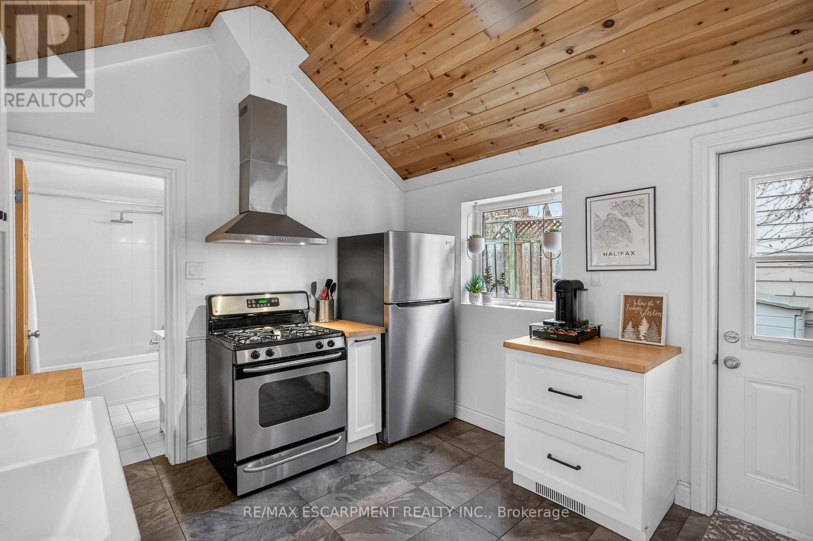 14 Lochearne Street, Hamilton, Ontario  L8R 1V8 - Photo 15 - X12617484