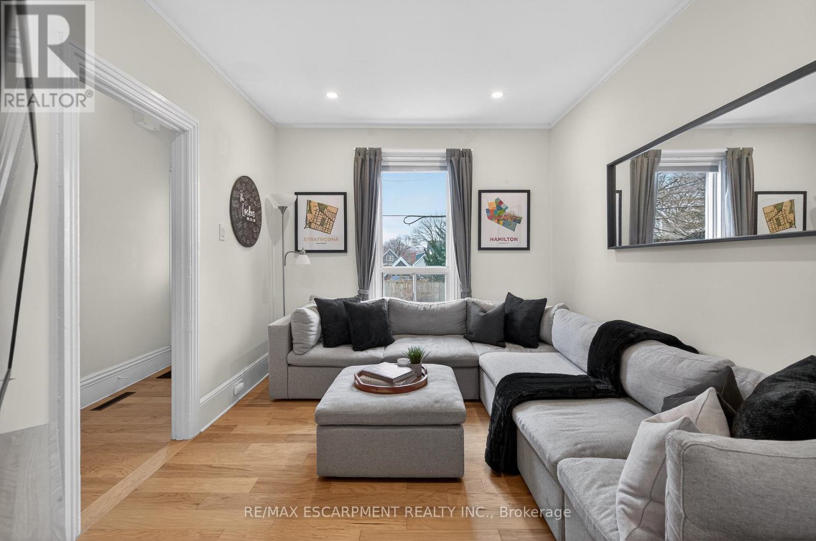 14 Lochearne Street, Hamilton, Ontario  L8R 1V8 - Photo 5 - X12617484