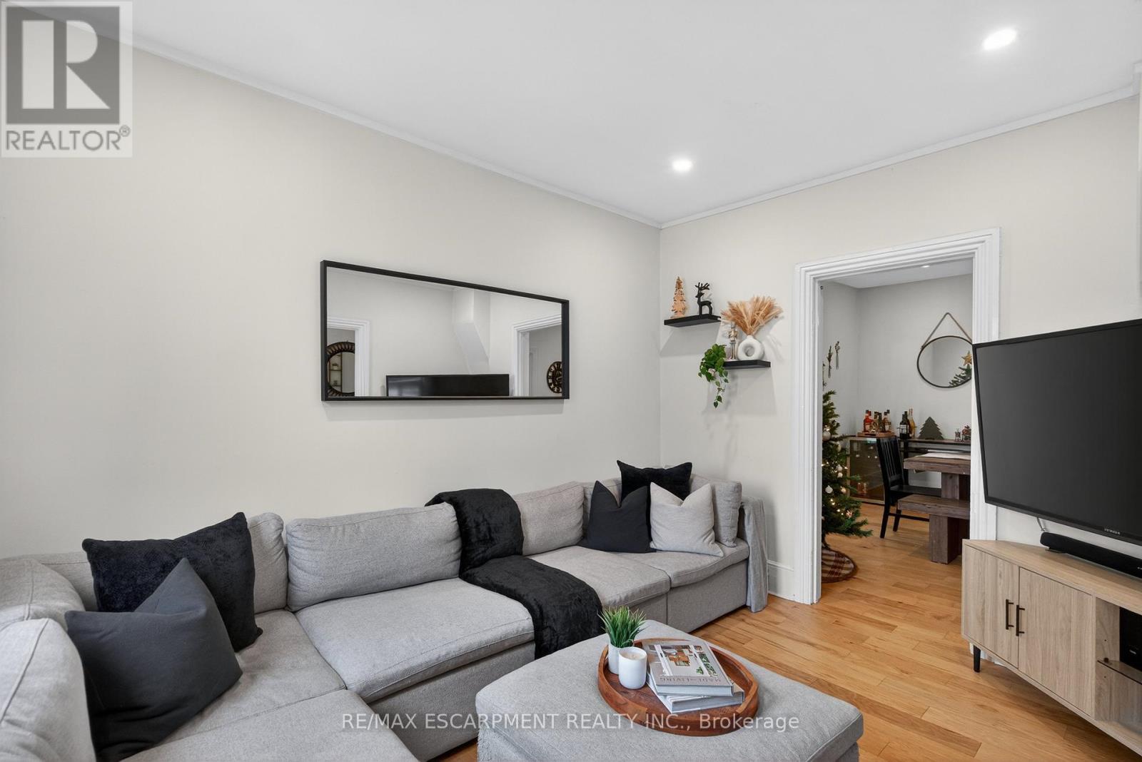 14 Lochearne Street, Hamilton, Ontario  L8R 1V8 - Photo 6 - X12617484