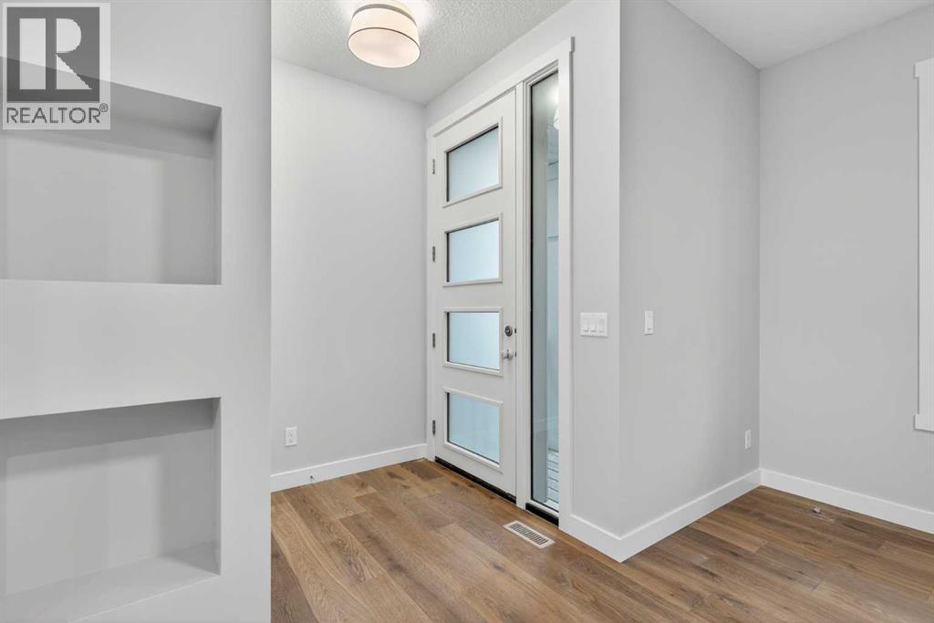 41 Southborough Lane, Cochrane, Alberta  T4C 2S6 - Photo 4 - A2274668