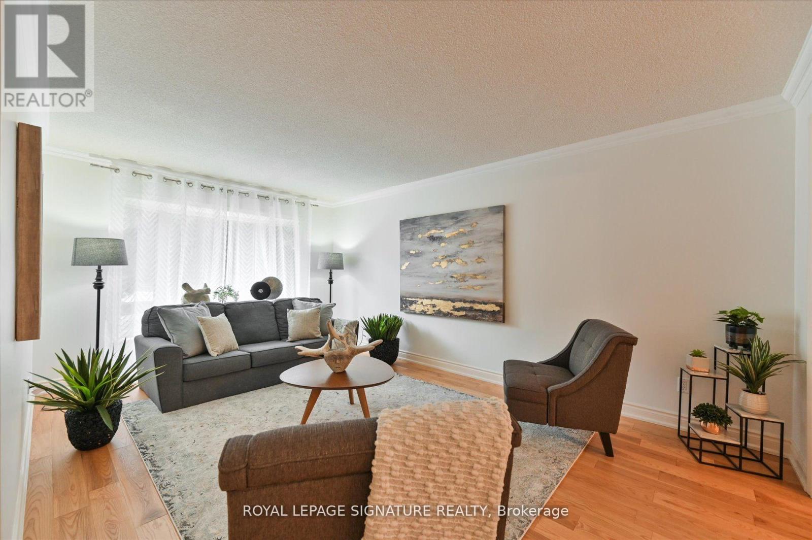 3417 Sanderling Crescent, Mississauga, Ontario  L5L 3P4 - Photo 5 - W12096685