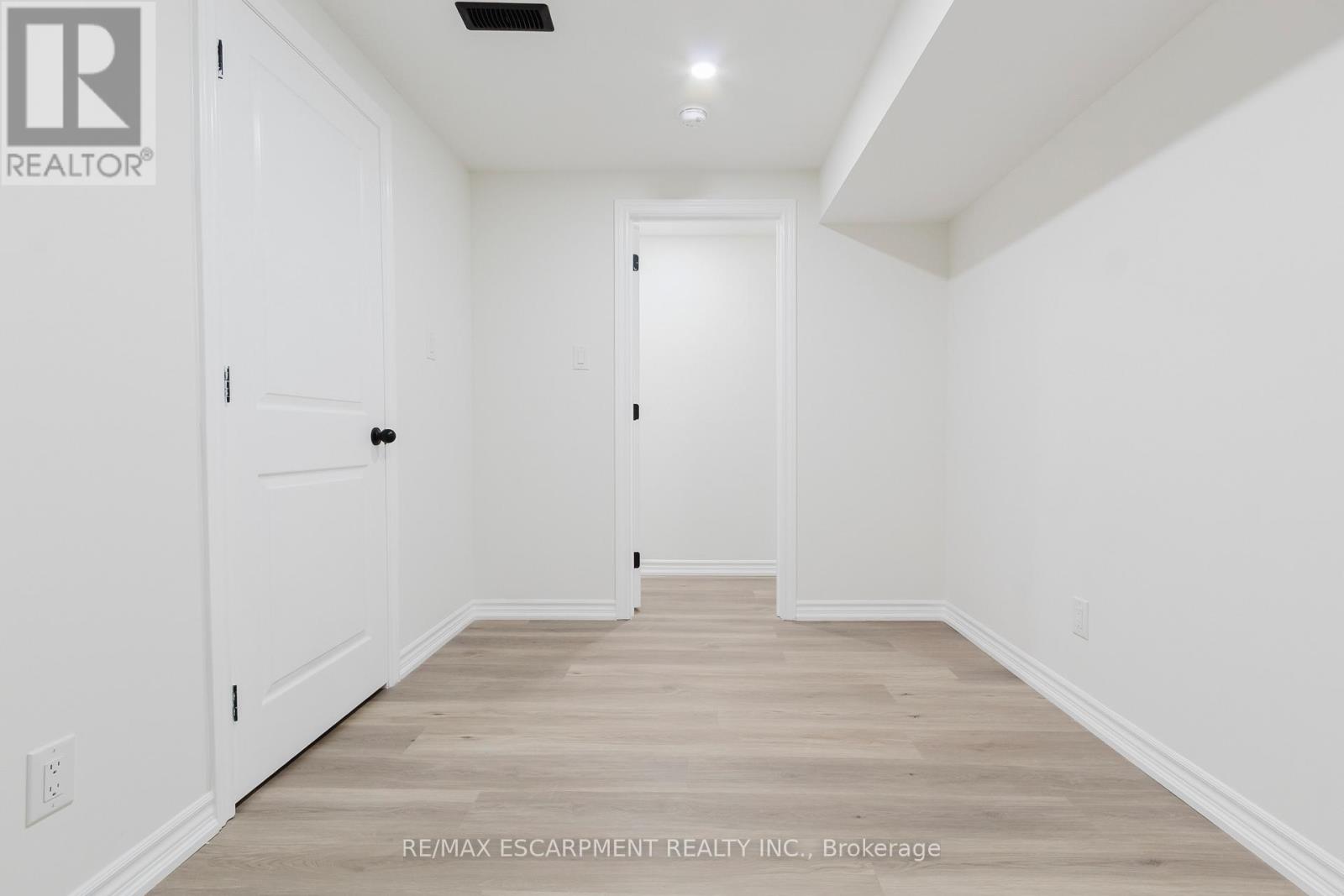 Lower - 211 Green Road, Hamilton, Ontario  L8K 2A4 - Photo 27 - X12617506