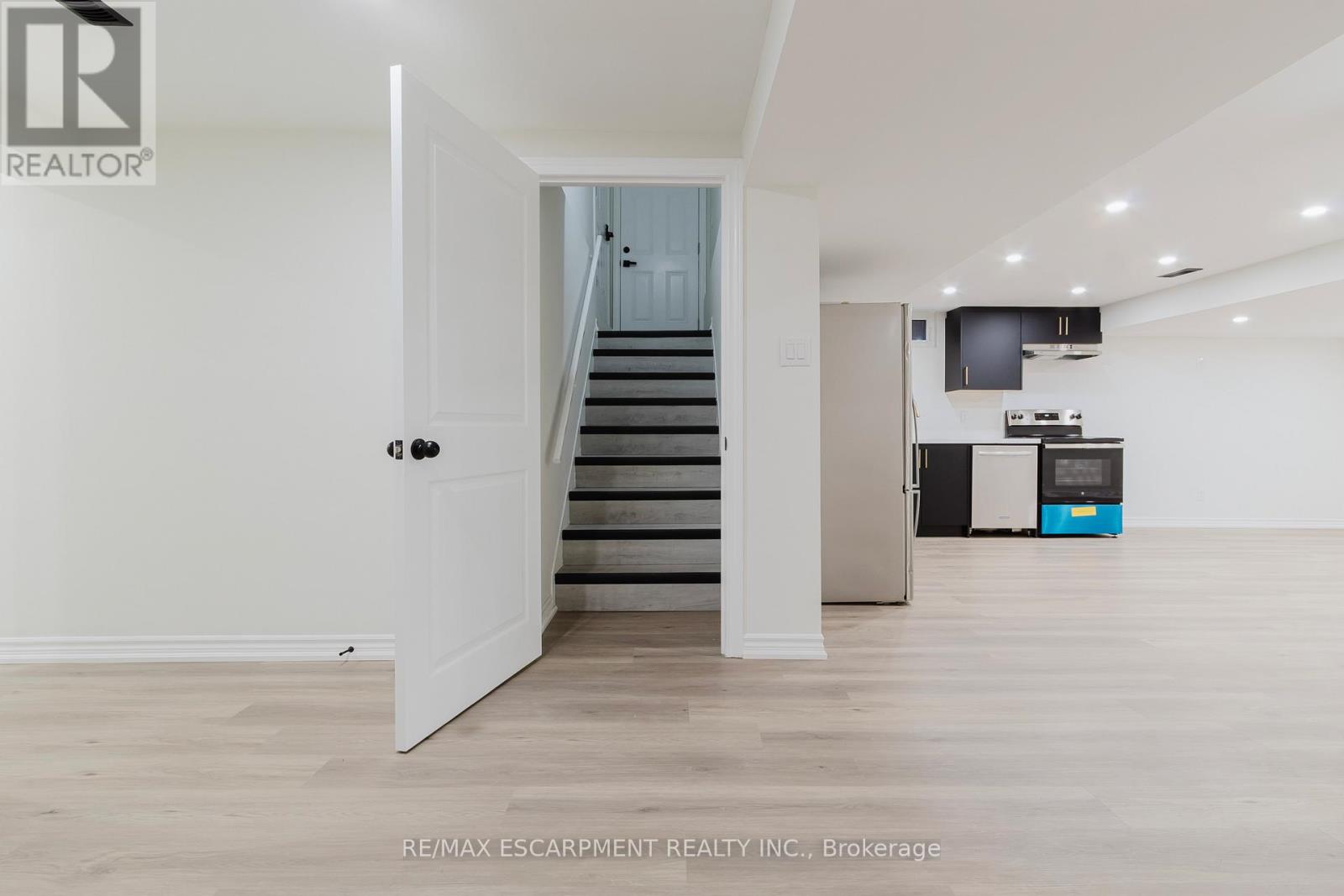 Lower - 211 Green Road, Hamilton, Ontario  L8K 2A4 - Photo 28 - X12617506