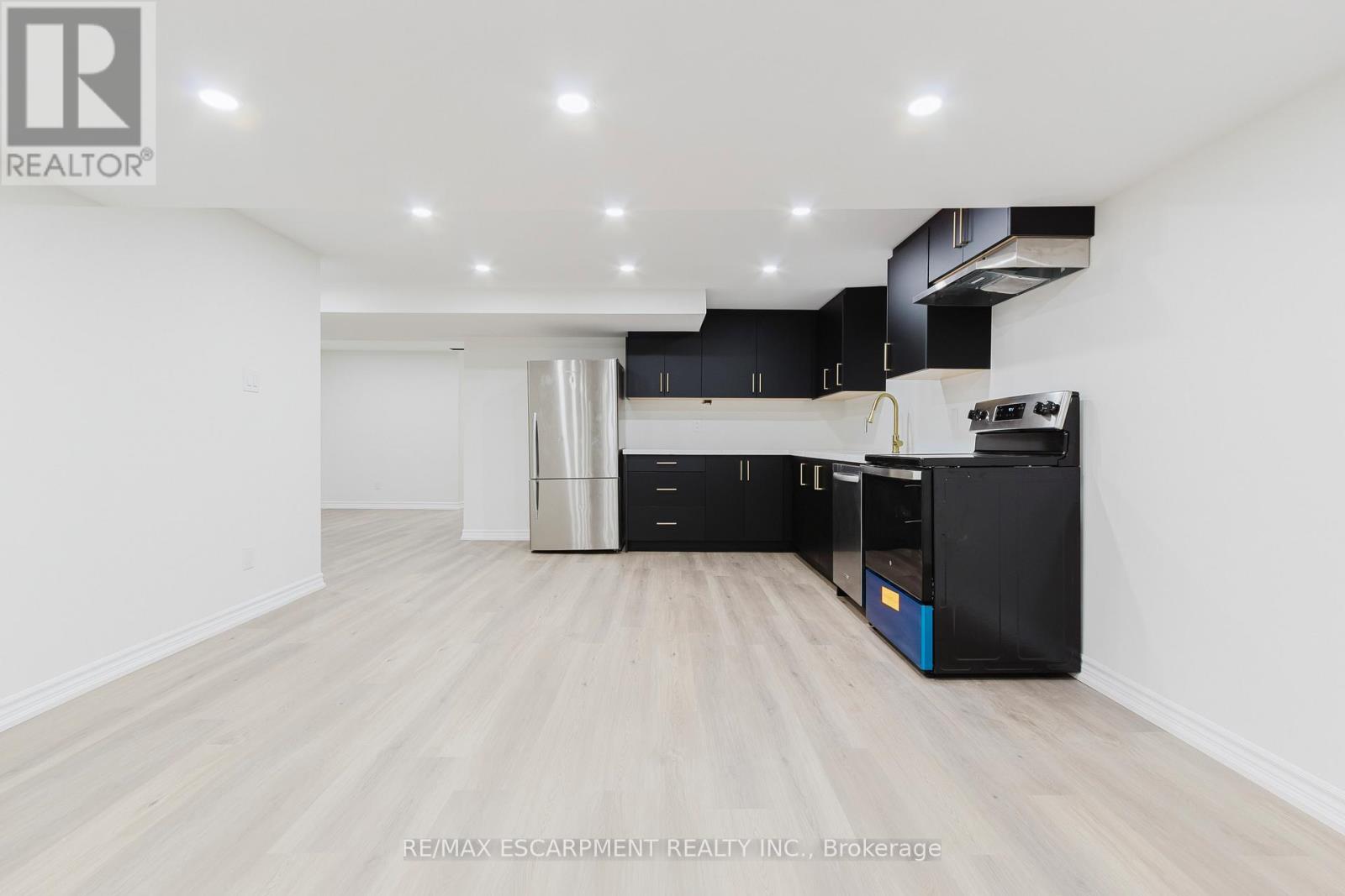 Lower - 211 Green Road, Hamilton, Ontario  L8K 2A4 - Photo 4 - X12617506