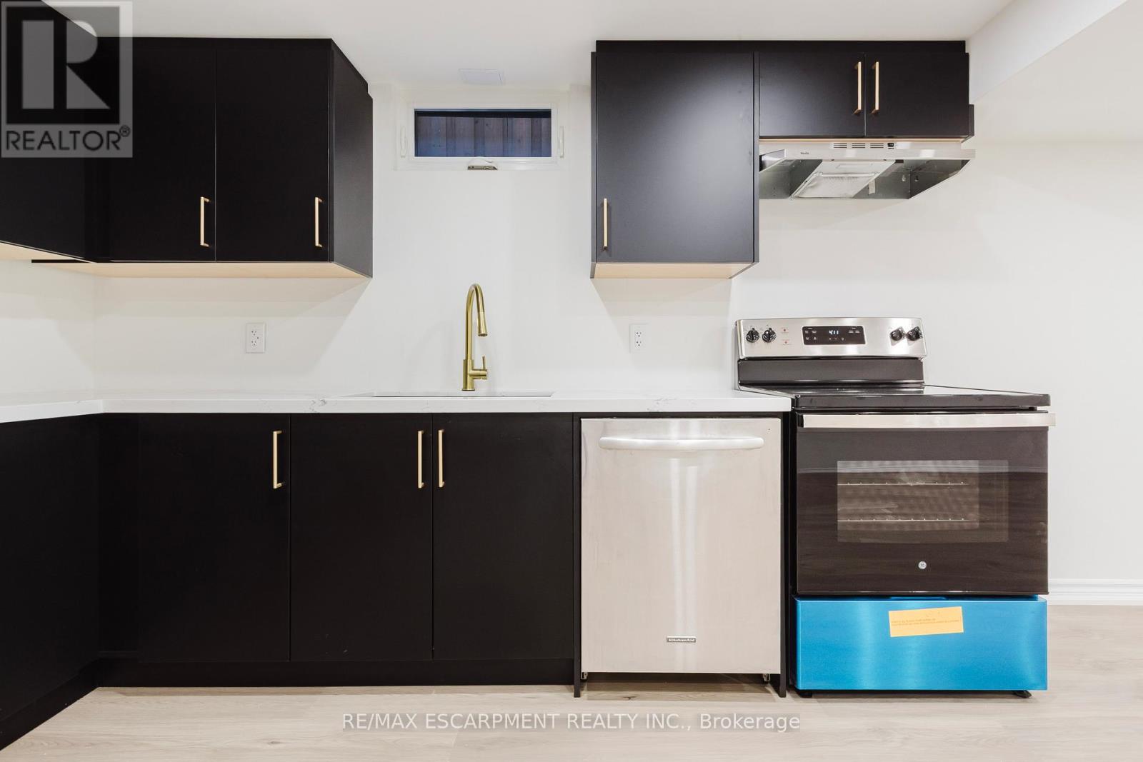 Lower - 211 Green Road, Hamilton, Ontario  L8K 2A4 - Photo 5 - X12617506