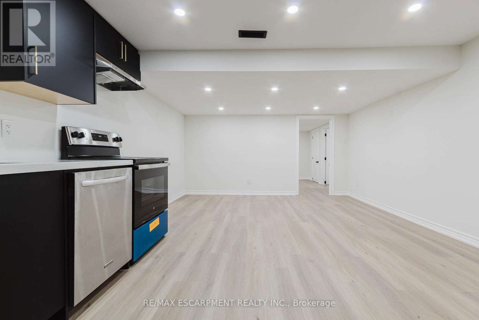 Lower - 211 Green Road, Hamilton, Ontario  L8K 2A4 - Photo 7 - X12617506