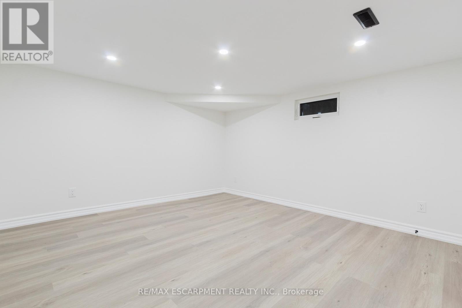 Lower - 211 Green Road, Hamilton, Ontario  L8K 2A4 - Photo 8 - X12617506