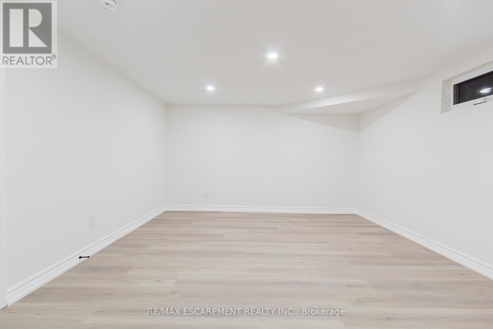 Lower - 211 Green Road, Hamilton, Ontario  L8K 2A4 - Photo 9 - X12617506