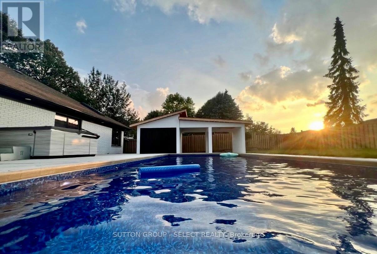 288 Windermere Court W, London North, Ontario  N6G 4J5 - Photo 2 - X12617518