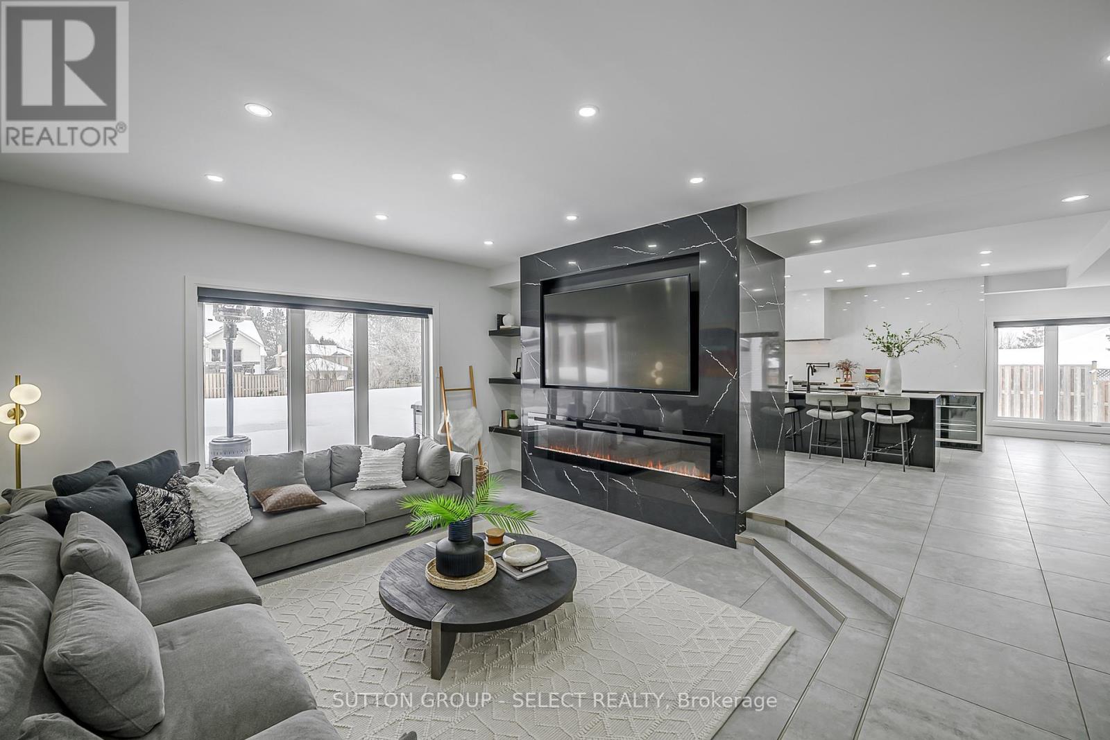 288 Windermere Court W, London North, Ontario  N6G 4J5 - Photo 4 - X12617518