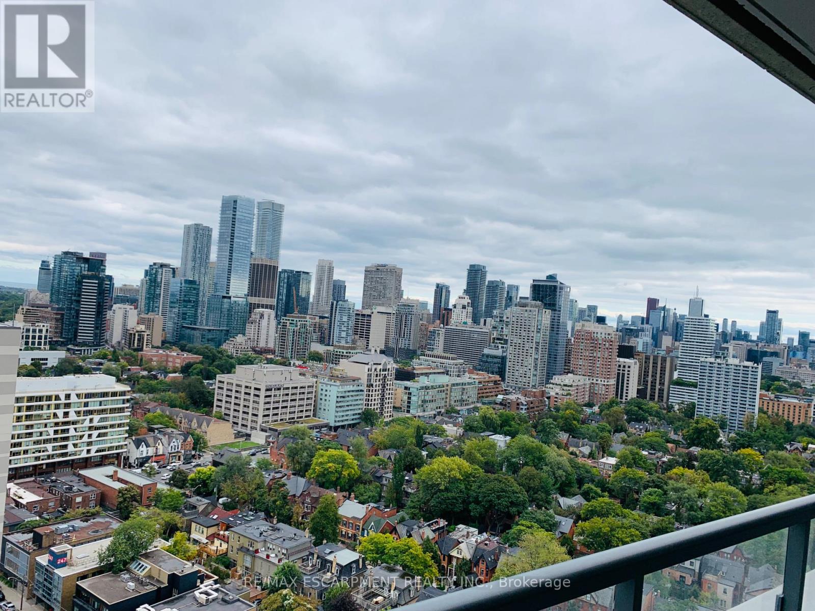 2405 - 181 Bedford Road, Toronto, Ontario  M5R 0A5 - Photo 5 - C12617514