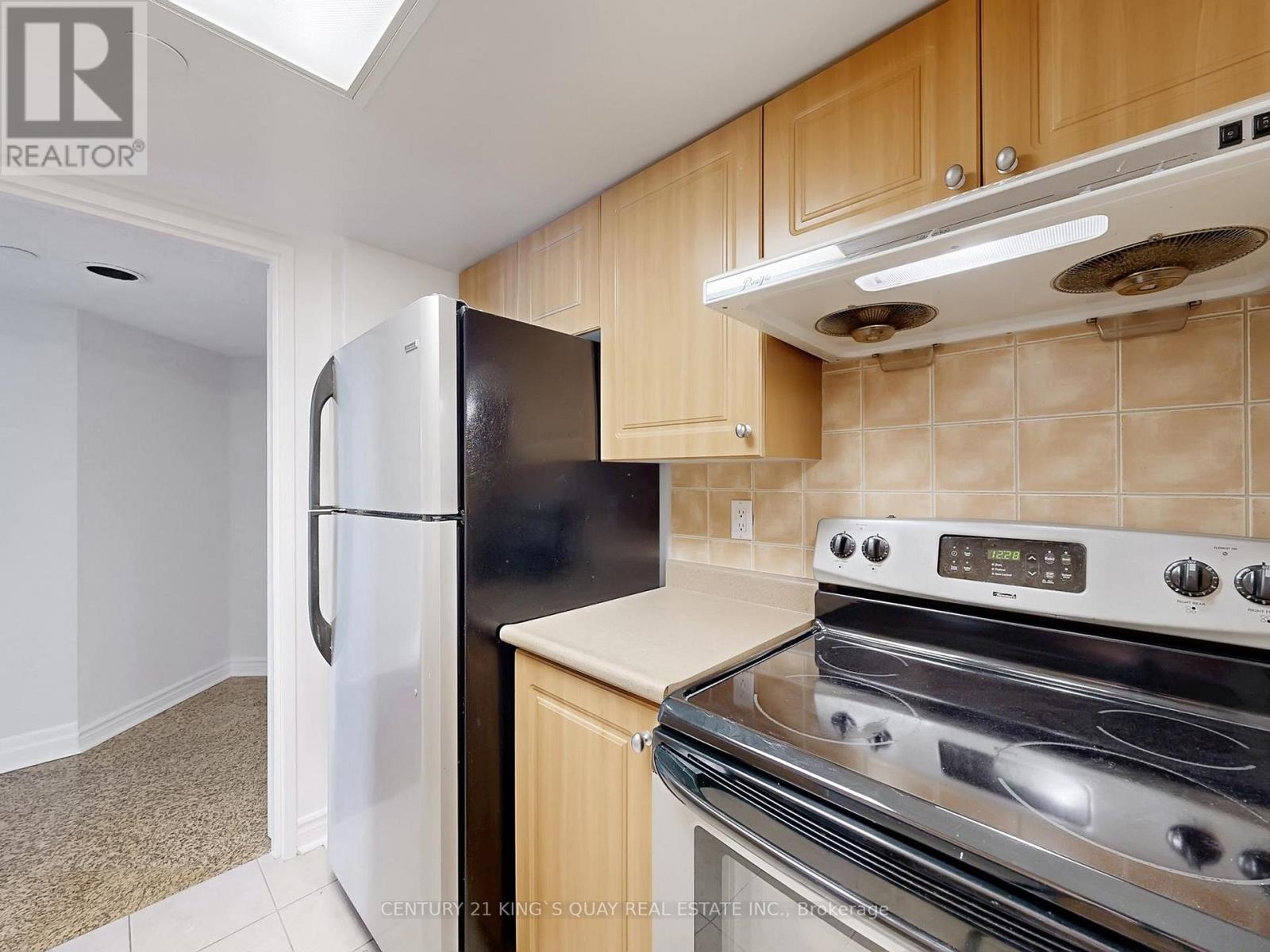 1900 - 38 Elm Street, Toronto, Ontario  M5G 2K5 - Photo 24 - C12616140