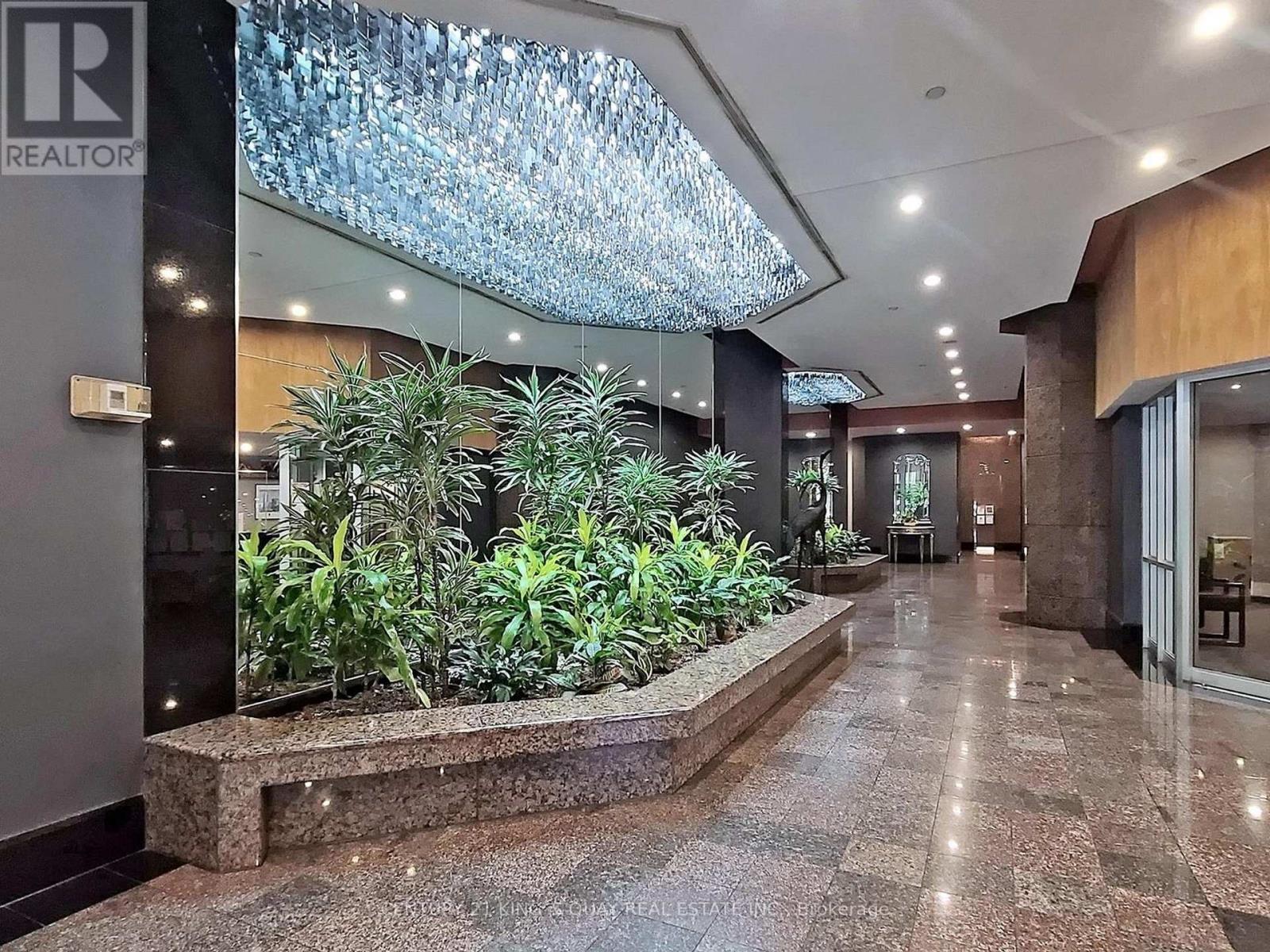 1900 - 38 Elm Street, Toronto, Ontario  M5G 2K5 - Photo 5 - C12616140