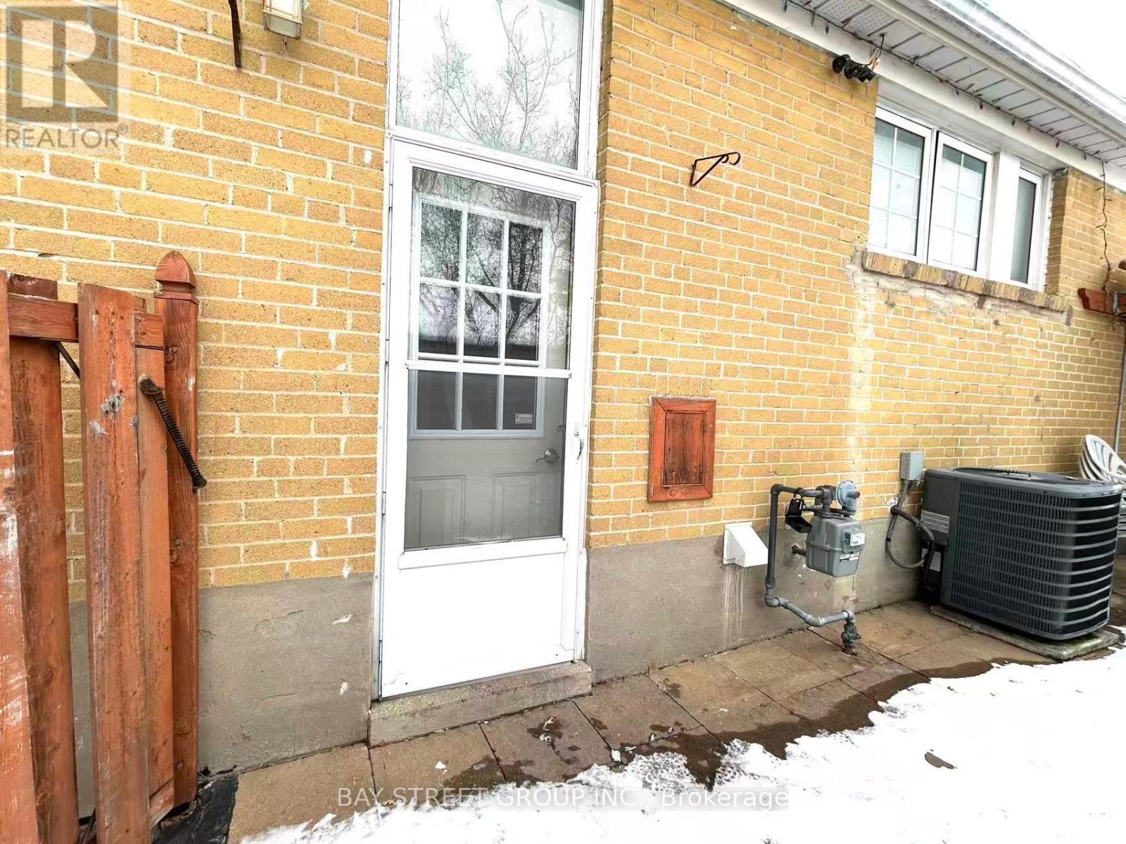 Basement - 368 Browndale Crescent, Richmond Hill, Ontario  L4C 3J4 - Photo 2 - N12617834