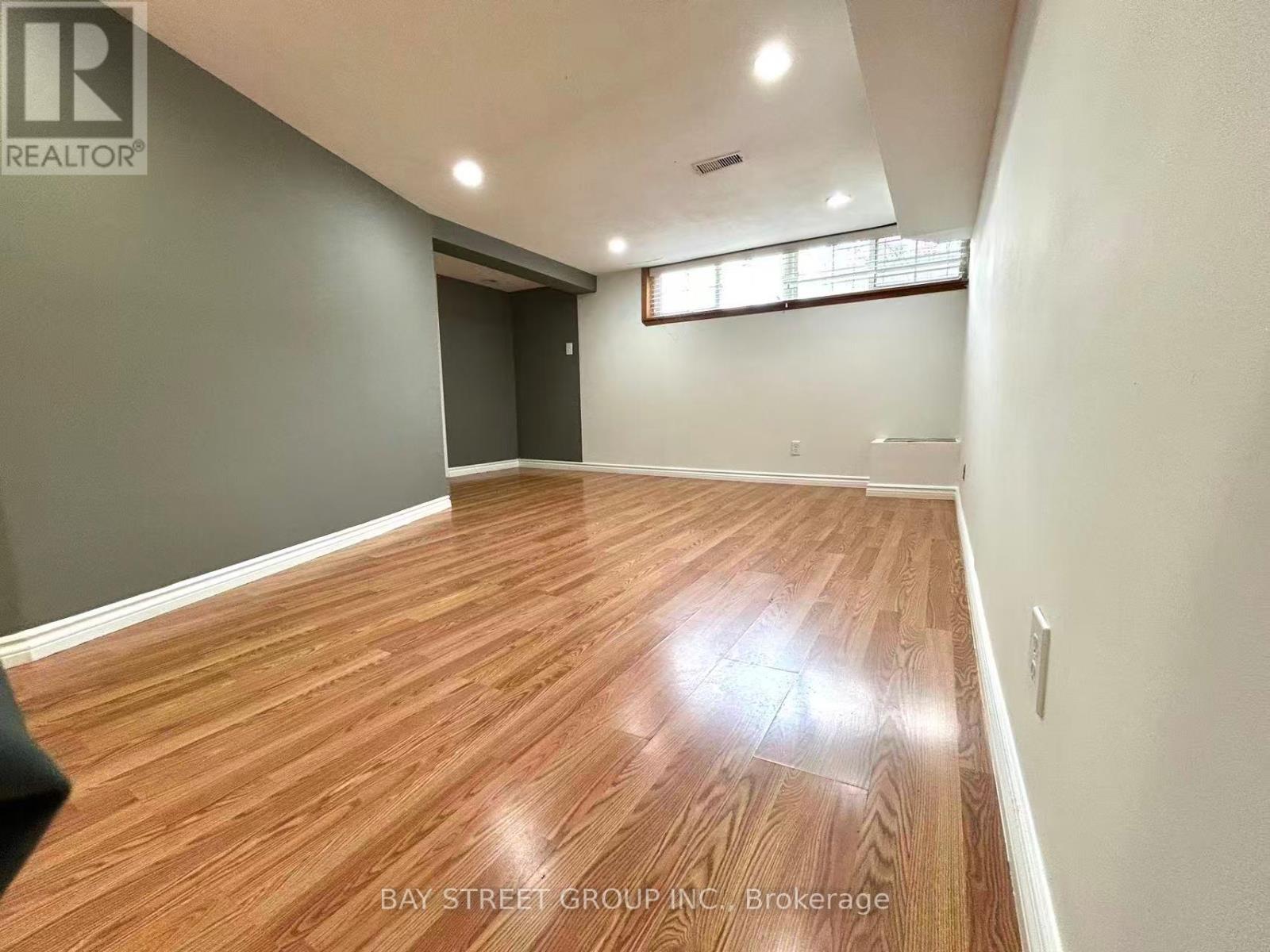 Basement - 368 Browndale Crescent, Richmond Hill, Ontario  L4C 3J4 - Photo 3 - N12617834