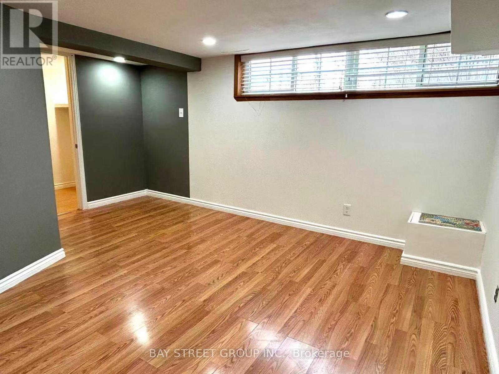 Basement - 368 Browndale Crescent, Richmond Hill, Ontario  L4C 3J4 - Photo 4 - N12617834