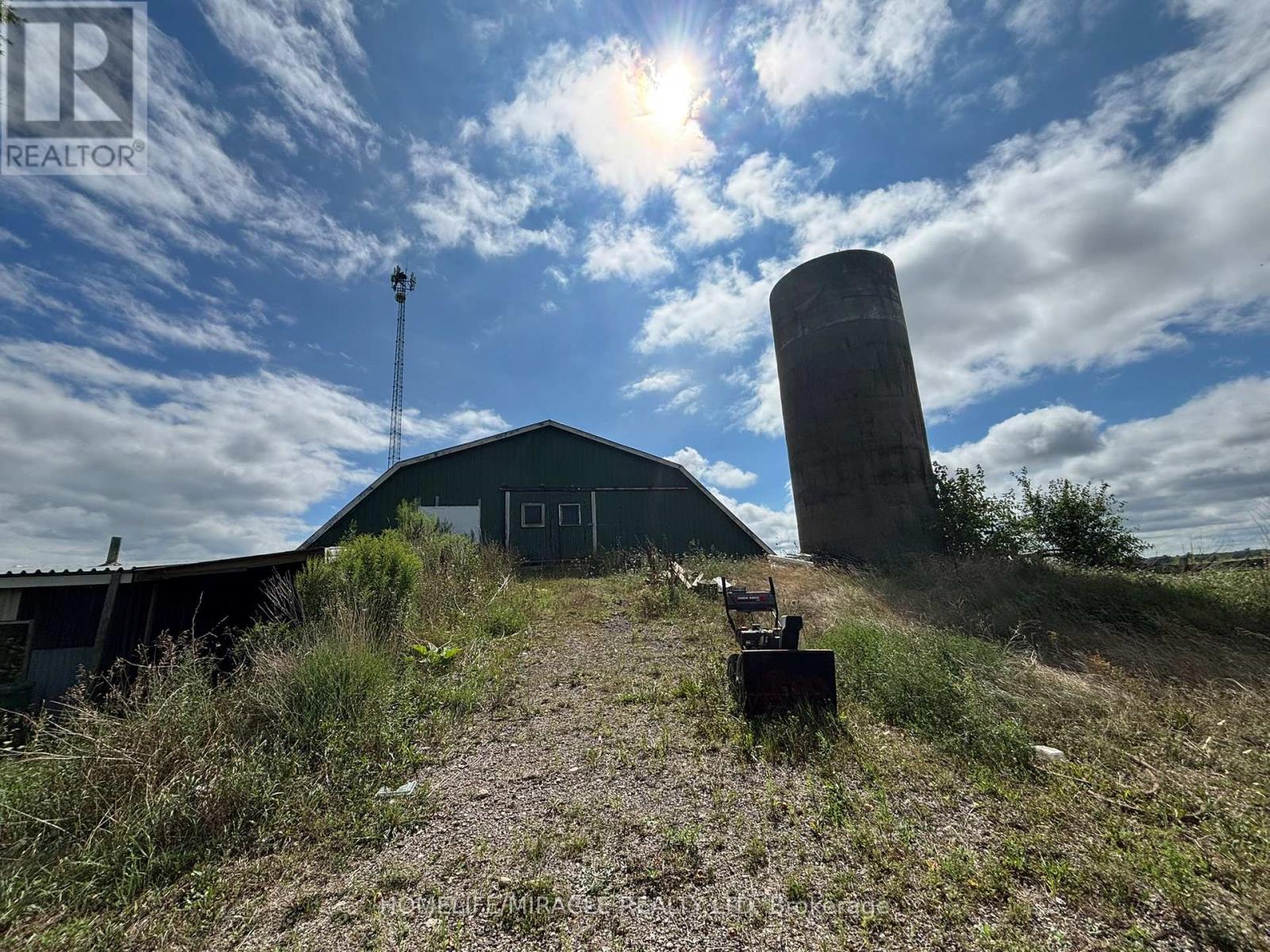 1381 Hwy 8, Cambridge, Ontario  N1R 5S2 - Photo 5 - X12470771