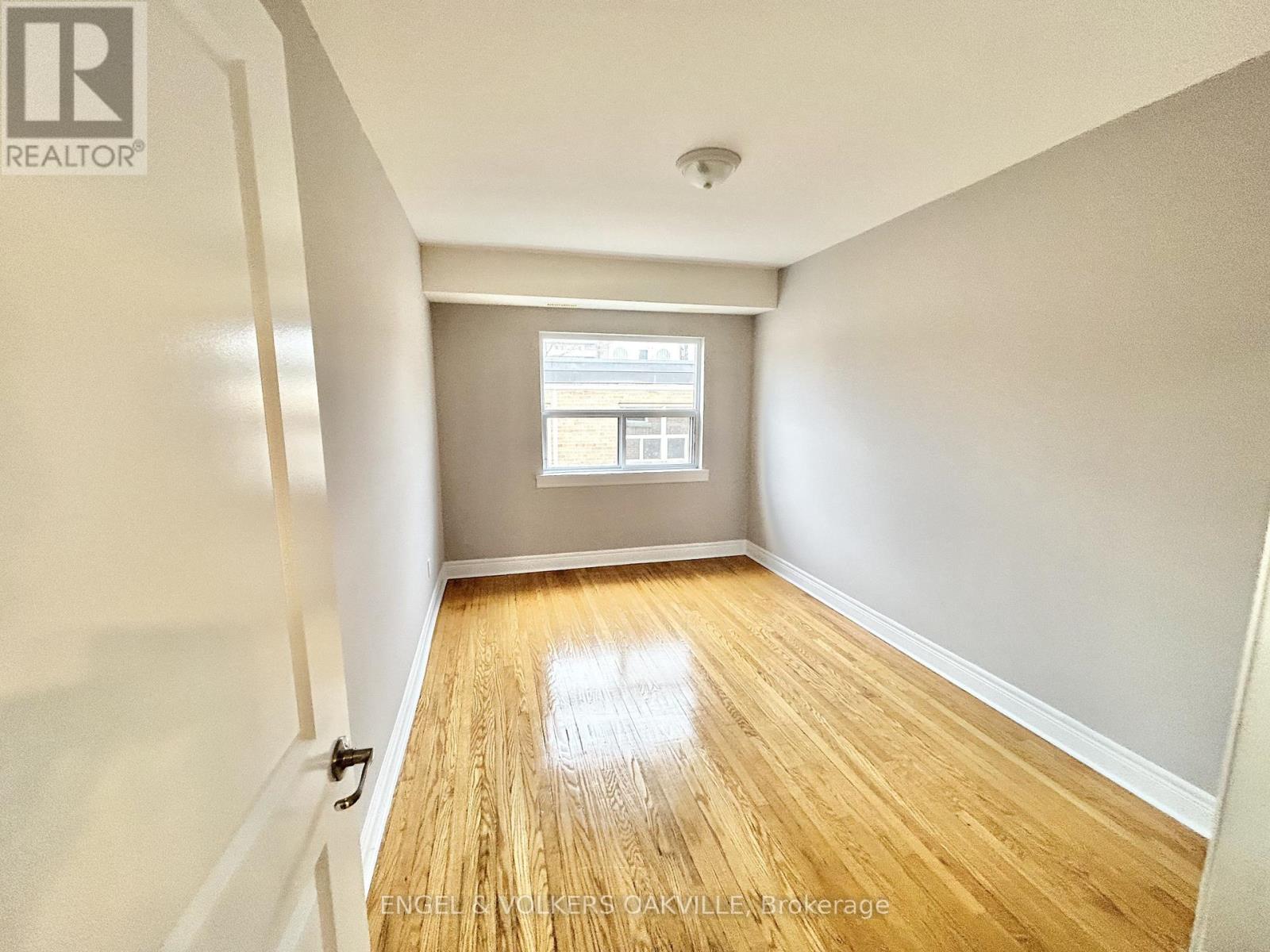 303 - 11 Thirty Third Street, Toronto, Ontario  M8W 3G7 - Photo 6 - W12604024