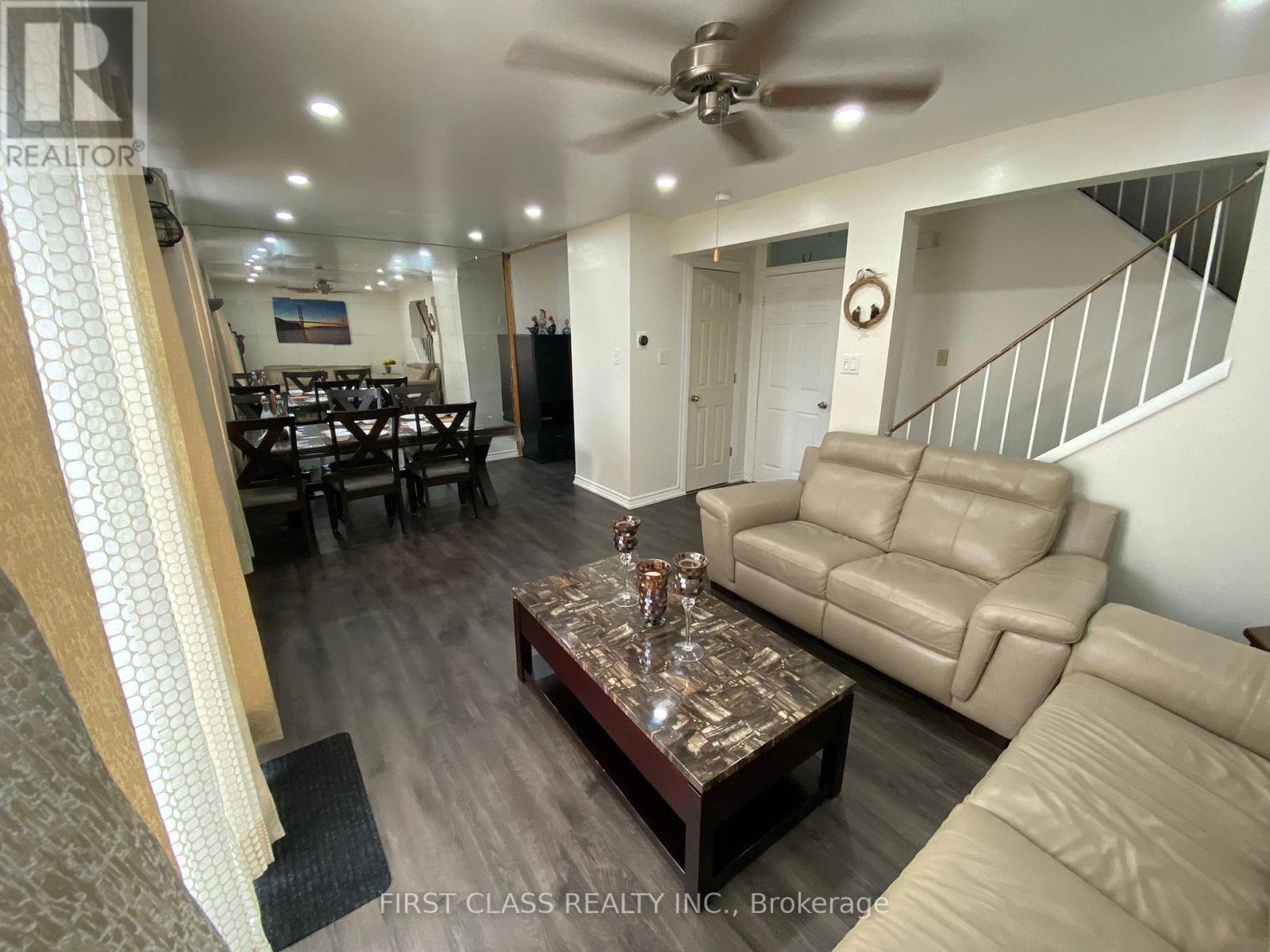 13 Greenarrow Court, Brampton, Ontario  L6S 2K1 - Photo 2 - W12617510