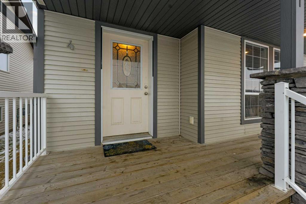 4 Lucky Place, Sylvan Lake, Alberta T4S 0A9 - Photo 2 - A2271508