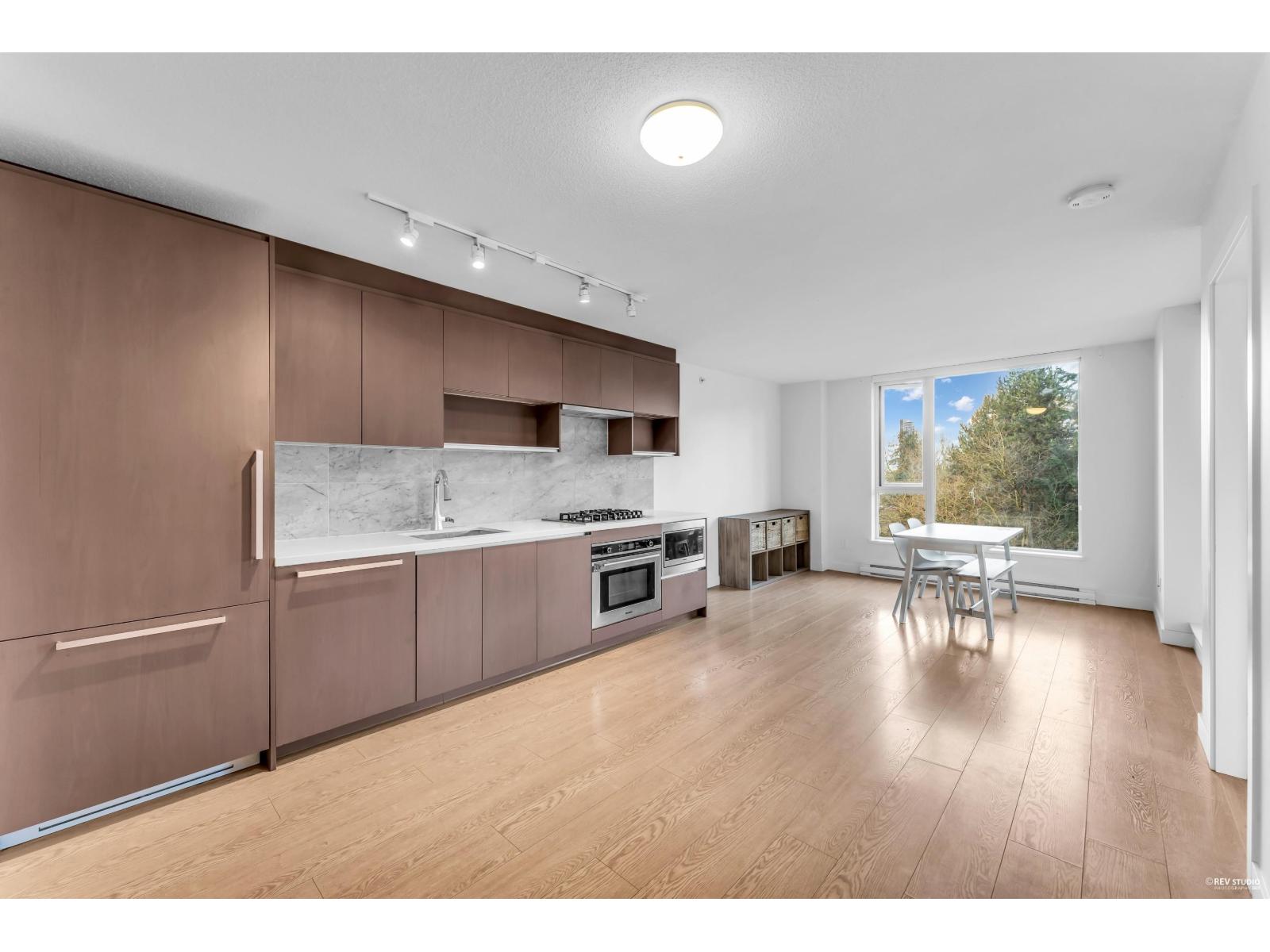 812 13750 100 Avenue, Surrey, British Columbia  V3T 0L3 - Photo 2 - R3073345