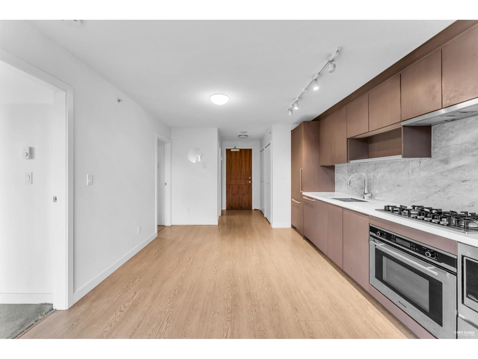 812 13750 100 Avenue, Surrey, British Columbia  V3T 0L3 - Photo 3 - R3073345