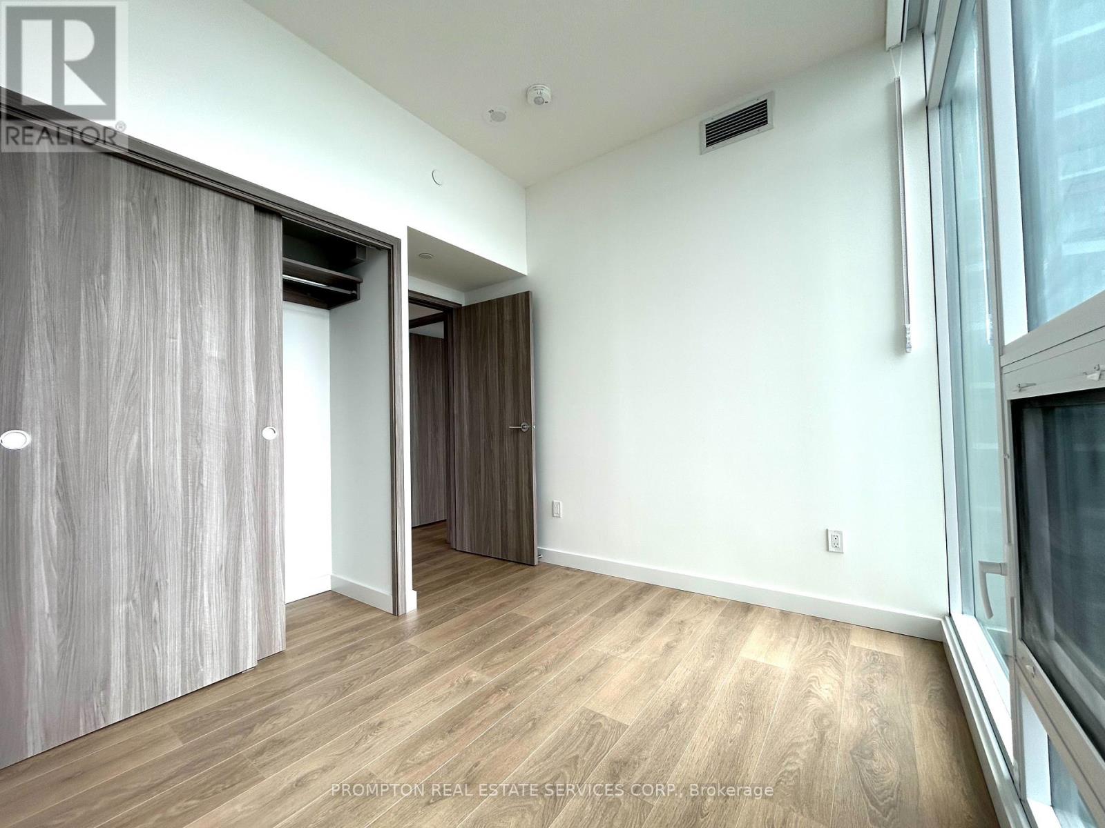 7709 - 3 Concord Cityplace Way, Toronto, Ontario  M5V 0X4 - Photo 5 - C12618384