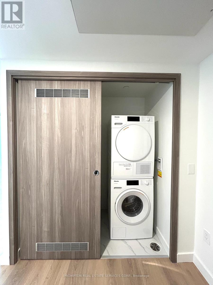 7709 - 3 Concord Cityplace Way, Toronto, Ontario  M5V 0X4 - Photo 9 - C12618384